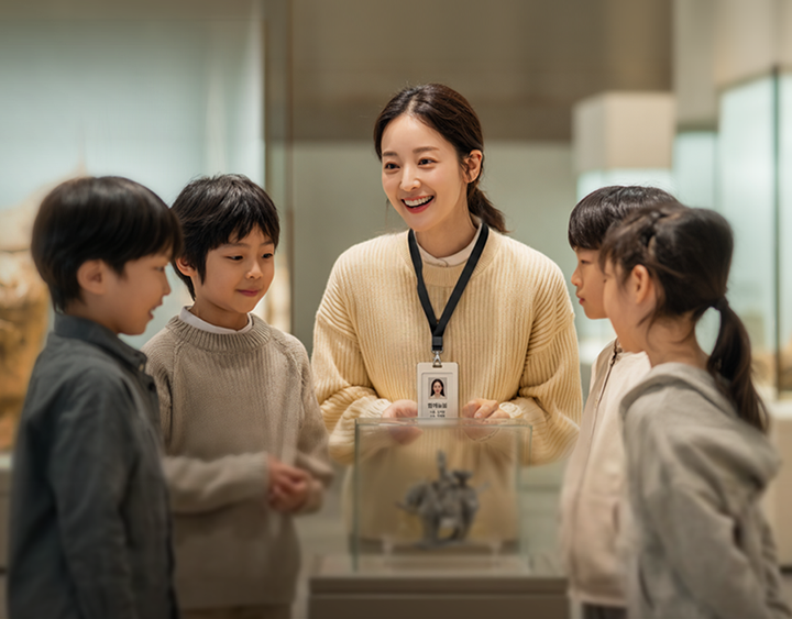 아이스크림 홈런이 총 200명에게 생생한 역사 체험을 선물합니다.